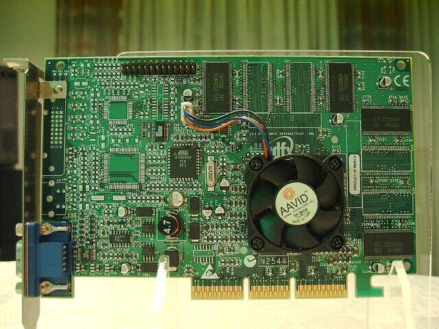 3dfx Voodoo 4 4500 AGP
(AGP 32MB SDRAM)
(front)