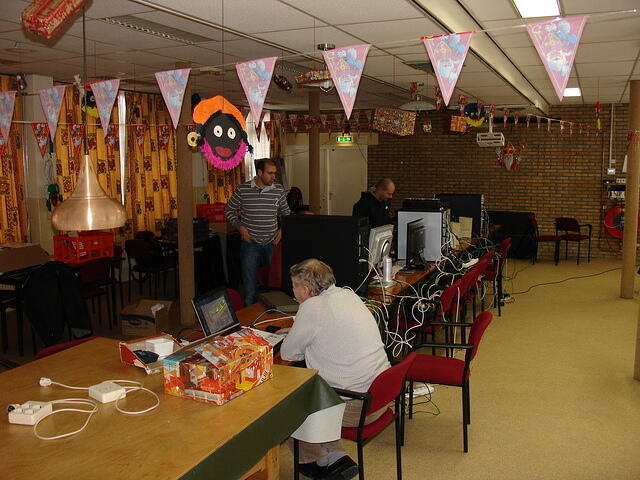 Computerclub December 04 2010  rear left