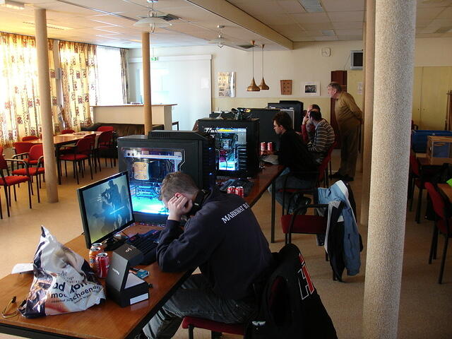 Hobby Computer Club March 06, 2010 in action CoD6 all systems front