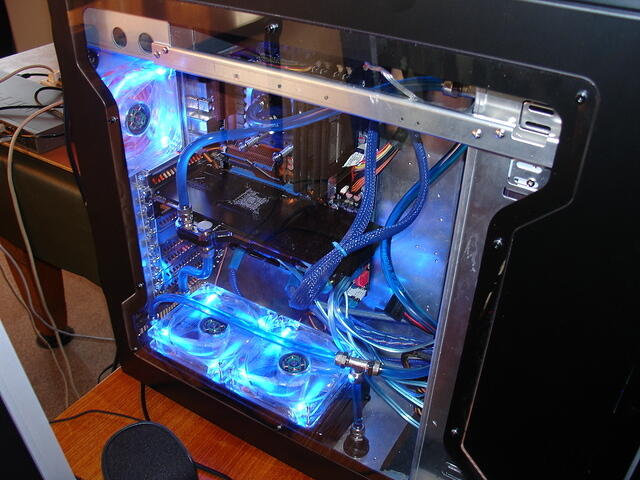 asgoodasdead's HD 5870 water cooled