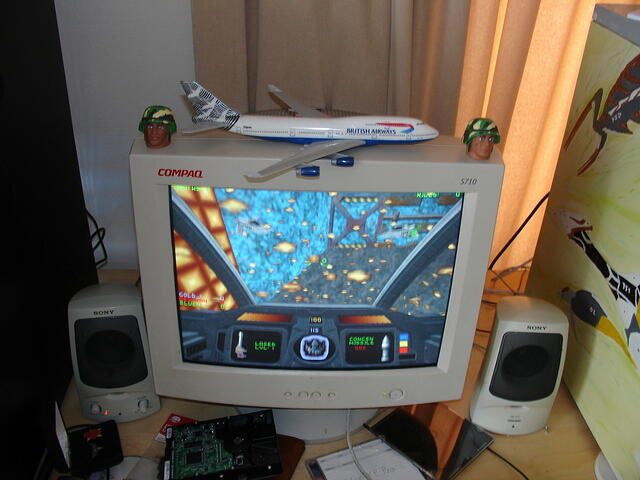 Sveta with PC Flashed 3dfx Voodoo5 5500 PCI Macintosh @ 1024 x 768 x32 + FSAA x2 and LOD Bias -4