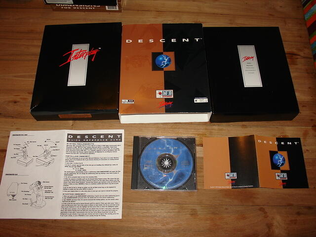 Descent USA Boxed contents