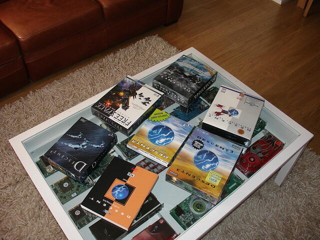 The Descent USA collection top side