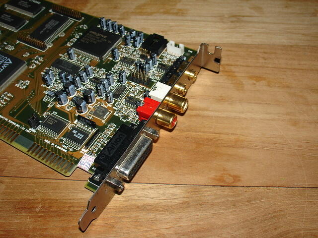 Creative Labs CT4540 Sound Blaster AWE64 Gold Rev.A1 4797 headshot