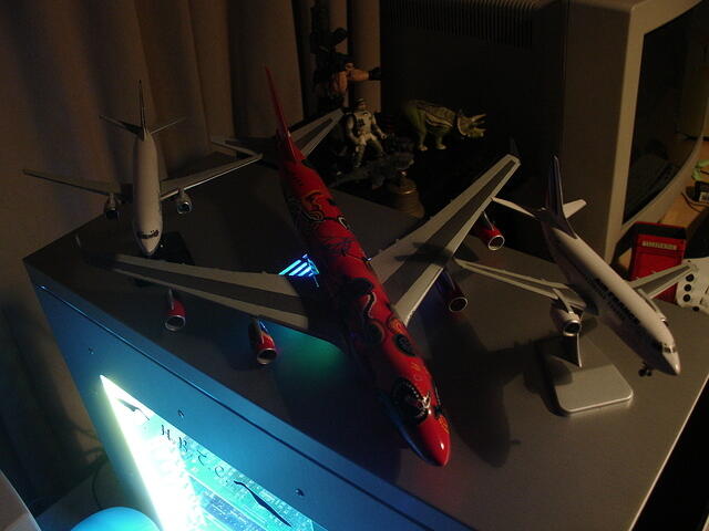 Air France B735 Quantas Wunala Dreaming B744  Continental B739