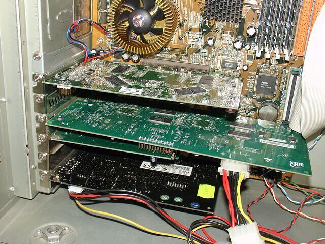 Parhelia AGP 256MB & Voodoo5 5500 PCI 64MB