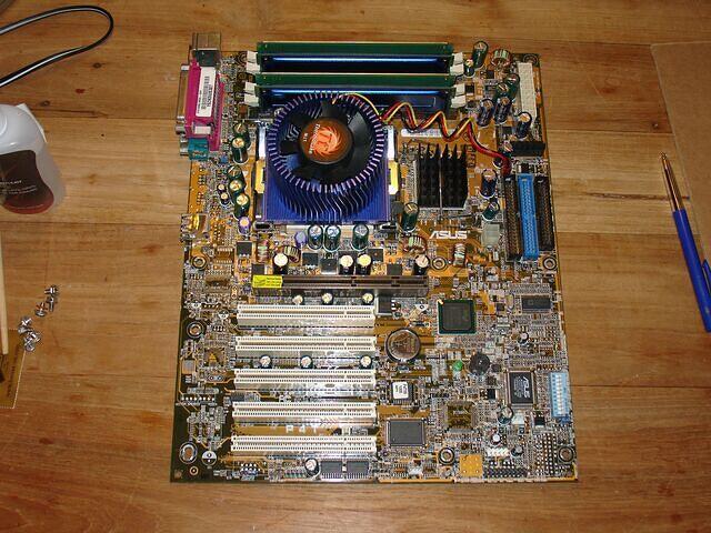 ASUS P4T Rev 1.07 0135 top