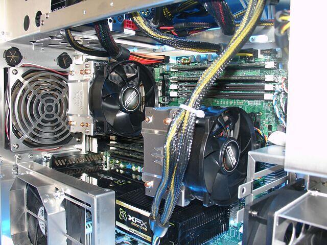 2x ASUS Triton 70 coolers for Socket F.jpg