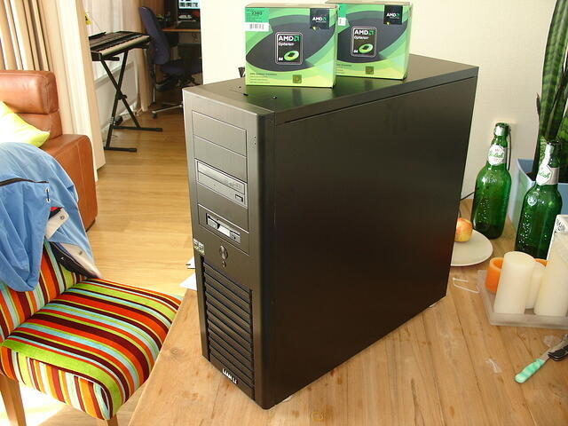 Blue Leader's Lian Li PC-A7010B a.JPG