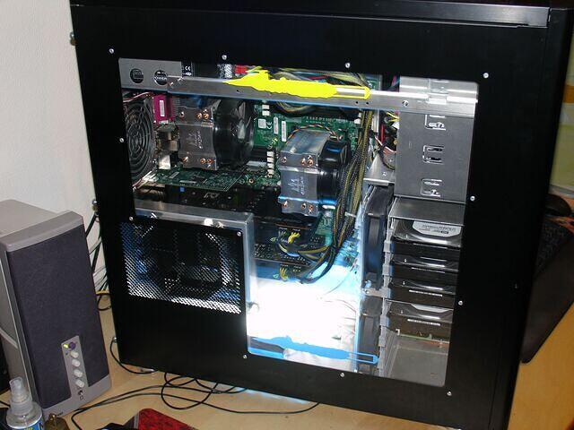 Blue-Leader Powered by EVGA GTX 580 SCE & GTX 480