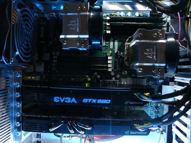 Blue-Leader's EVGA GTX 580 SCE all lit up!