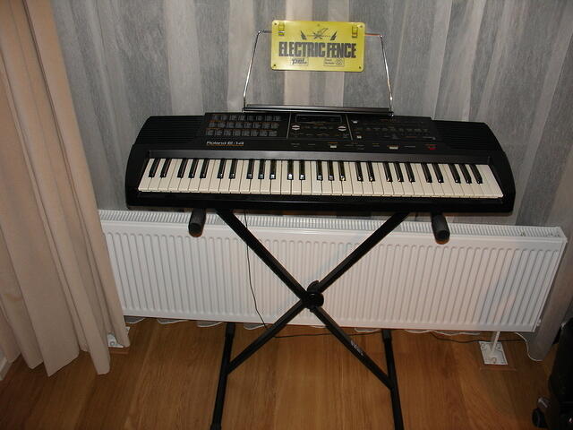 Roland E-14 Keyboard