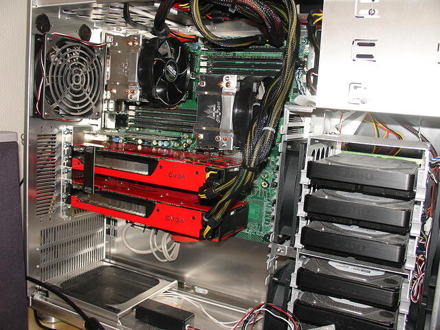 The GTX 295 RE's mounted!