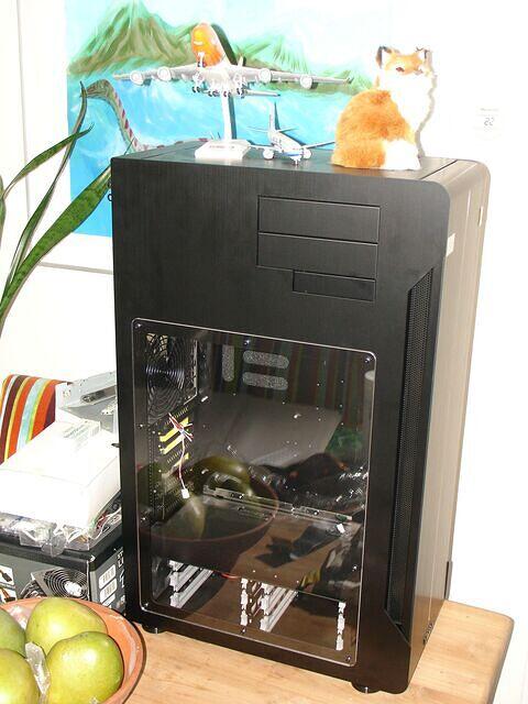 Lian Li PC-X2000B + W-X2000-B Side Window Kit
