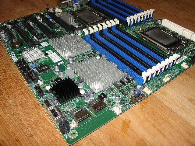 LSI 2008i SAS6-600 Controlelr & Inputs