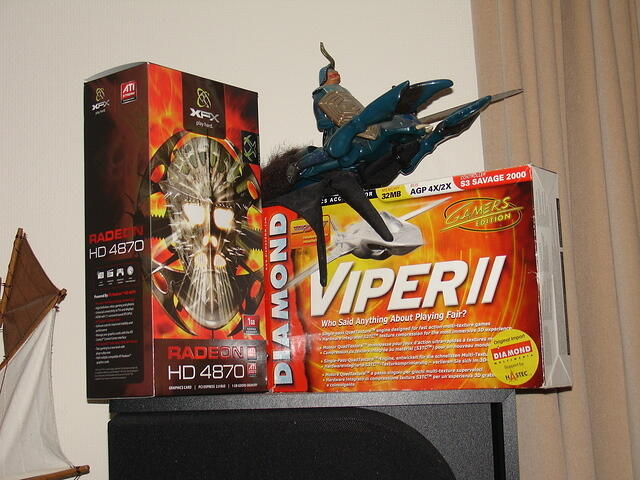 Viper II Display with Sektors Battle Beetle with Pinsor