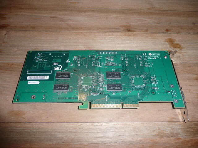3dfx Voodoo5 5500 AGP 64MB Rev.A 2300 Rear.JPG