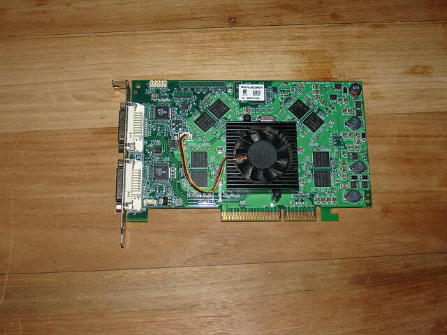 Matrox Parhelia AGP 256MB 256Bit DDR Rev.A 4004 top
