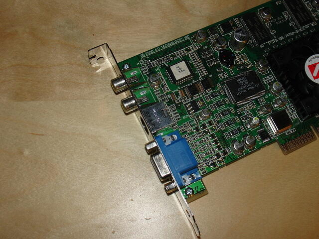 ATi Radeon 256 AGP 64MB DDR ViVo Rev.A 0114 Headshot.JPG