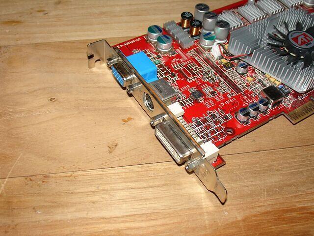 ATi Radeon 9800 Pro AGP 256MB 256Bit DDR2 Rev.A12 0316 headshot