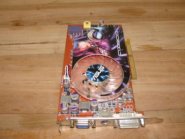 ASUS X800 XT PE InOut puts.JPG