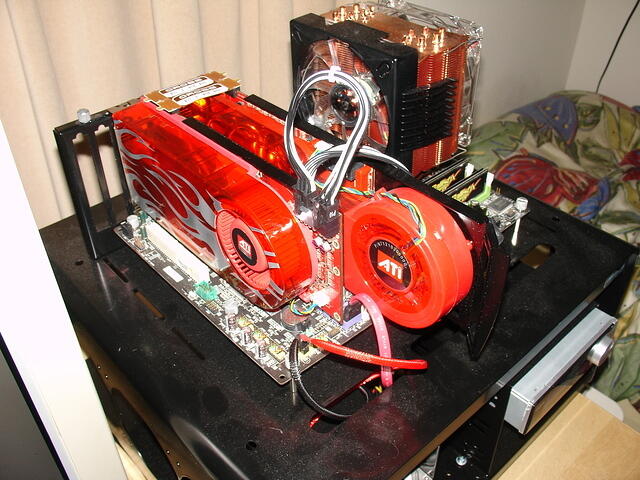 HD 2900 XTX 1GB & HD 2900 XT 1GB CF setup HD 2900 XT 1GB powered