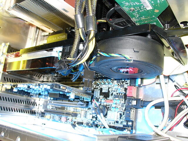 HD 2900 XTX 512 Rev.A11 0639 ATi logo view