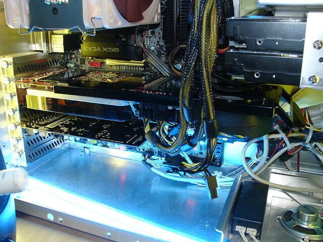 HD 2900 XTX 512 Rev.A11 0639 first test run!