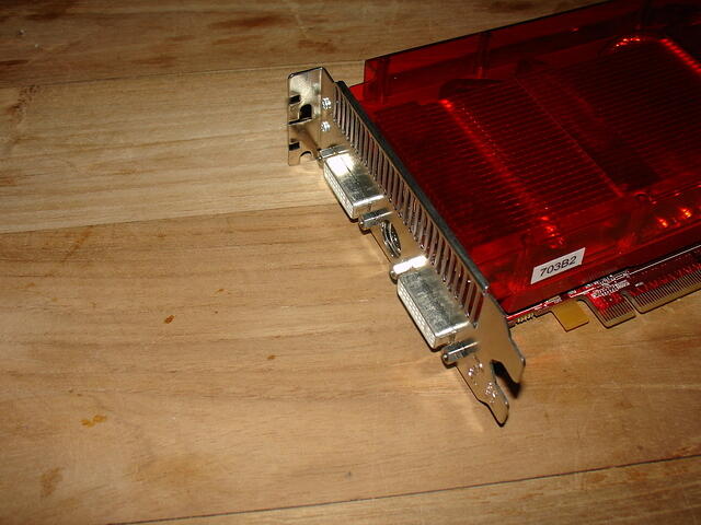 ATi Radeon HD 2900 XTX PCI-E 1024MB 512Bit GDDR4 Rev.A1 0705 headshot