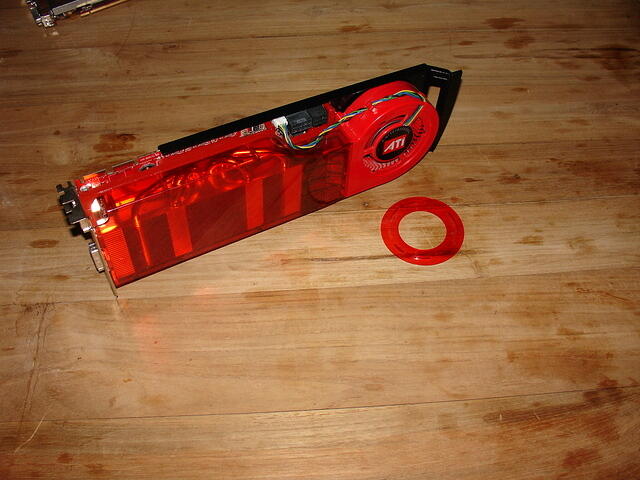 HD 2900 XTX 1024 Rev.A1 0705 fan lid removed a