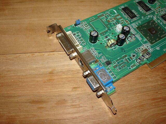 ATi Radeon 9550 AGP 128MB 128Bit DDR Rev.A 0441 headshot