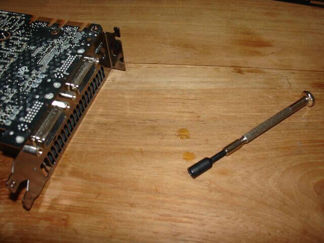 Spacer screwdriver for DVI Screws