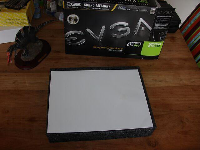 EVGA GTX 680 SCS Box opened