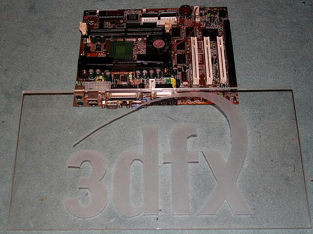 MSI MS-6168 with Voodoo3 Onboard