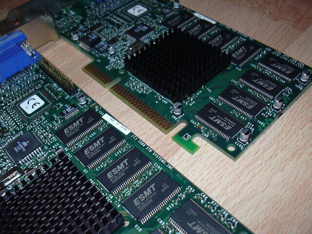 Twin Voodoo 3 2000 w/ 5ns RAM