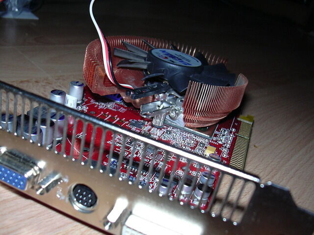 Sapphire Radeon X850XT-PE AGP Detail