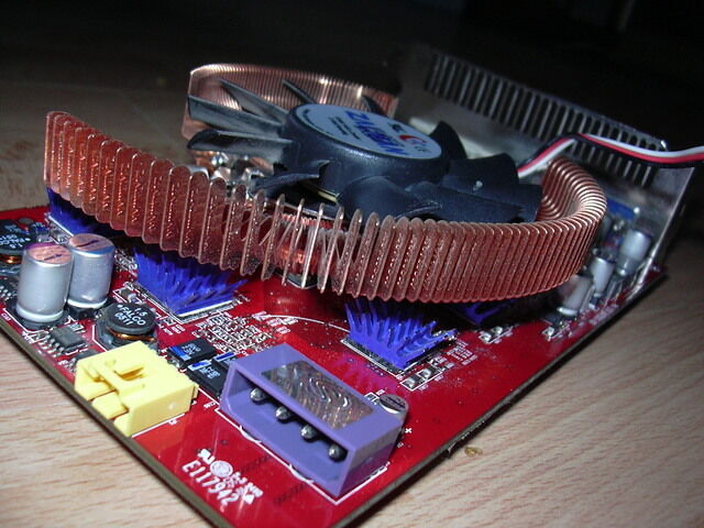 Sapphire Radeon X850XT-PE AGP Detail #2